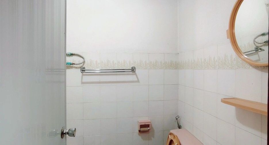 Casa adosada en venta de 4 habitaciones en Bang Na, Bangkok