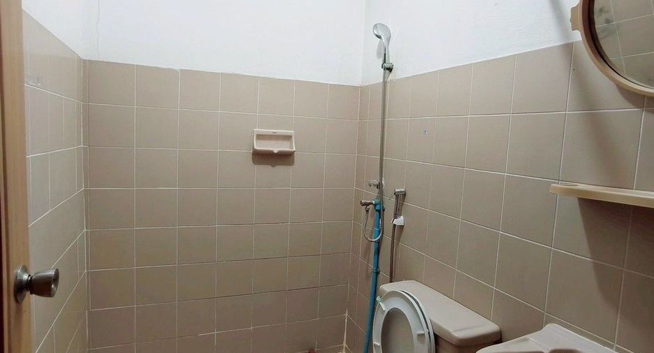Casa adosada en venta de 4 habitaciones en Bang Na, Bangkok