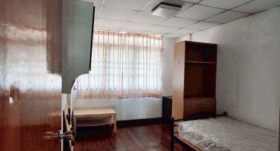 Casa adosada en venta de 4 habitaciones en Bang Na, Bangkok