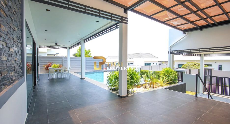 For sale 4 bedrooms villa in Hua Hin, Prachuap Khiri Khan