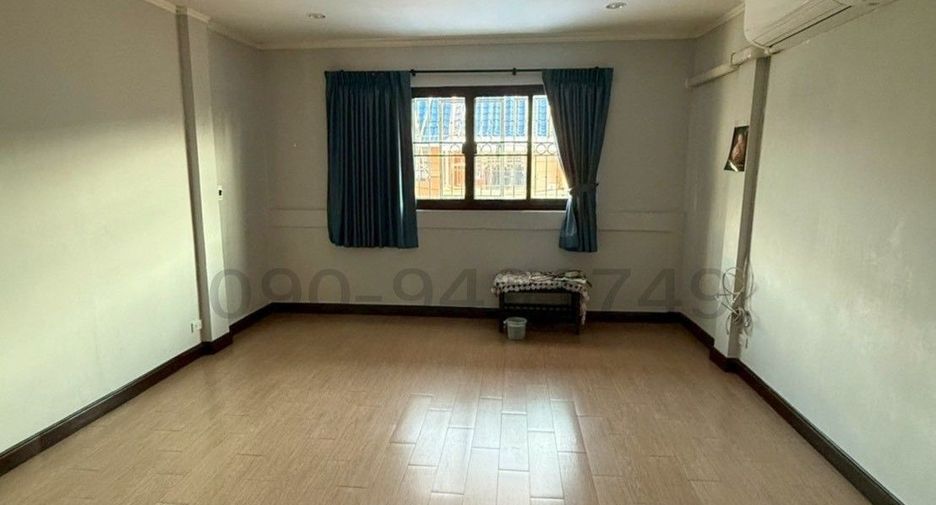 For rent 2 bedrooms house in Wang Thonglang, Bangkok