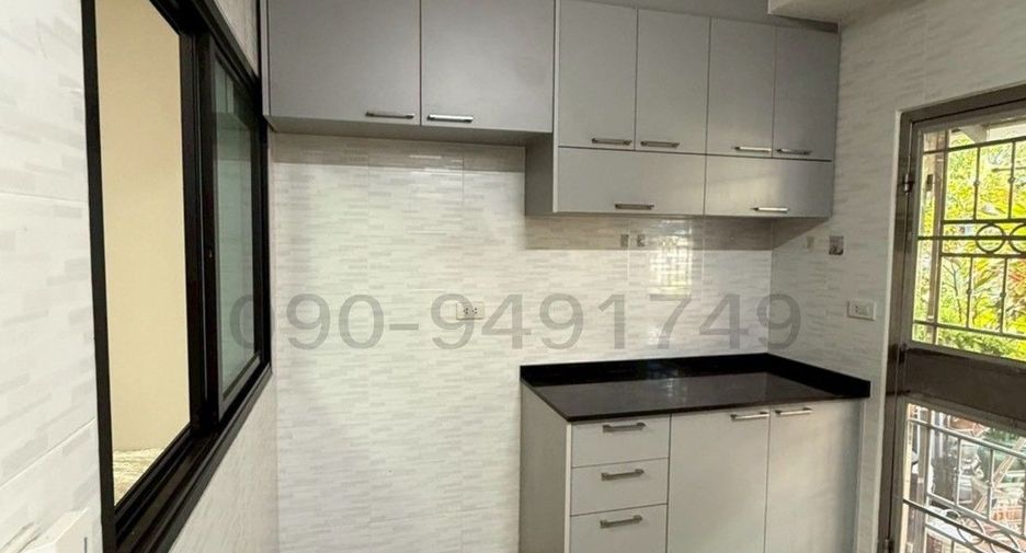 For rent 2 bedrooms house in Wang Thonglang, Bangkok