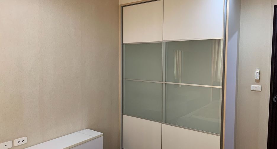 For sale 1 bed condo in Khlong Toei, Bangkok