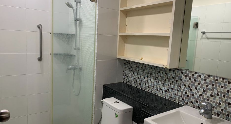 For sale 1 bed condo in Khlong Toei, Bangkok