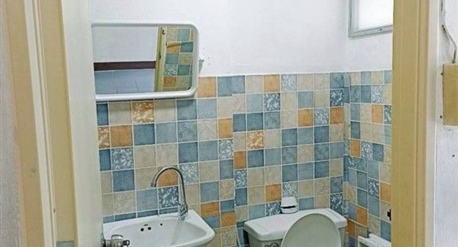 For sale 1 bed condo in Wang Thonglang, Bangkok