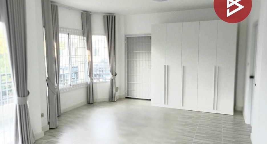 Casa en venta de 3 habitaciones en Nong Chok, Bangkok