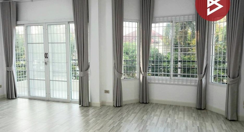 Casa en venta de 3 habitaciones en Nong Chok, Bangkok