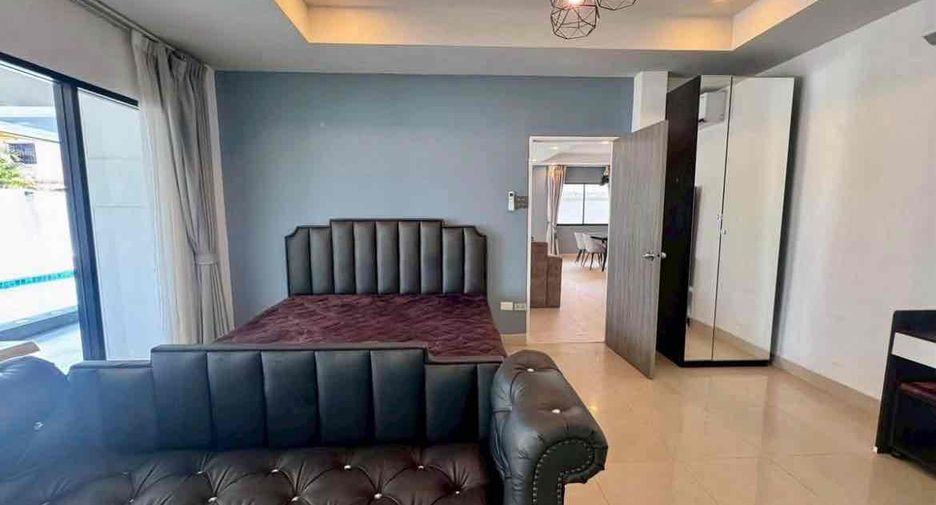 For rent 4 bedrooms villa in Bang Lamung, Chonburi