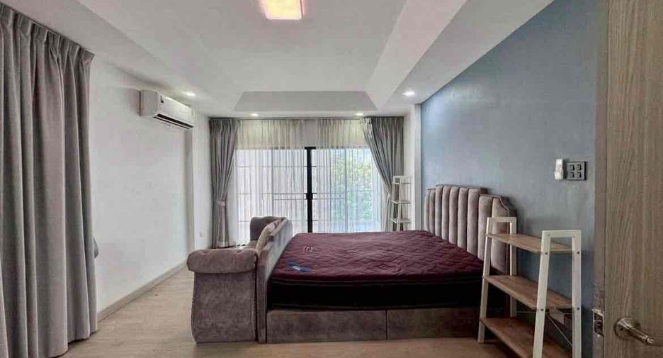 For rent 4 bedrooms villa in Bang Lamung, Chonburi