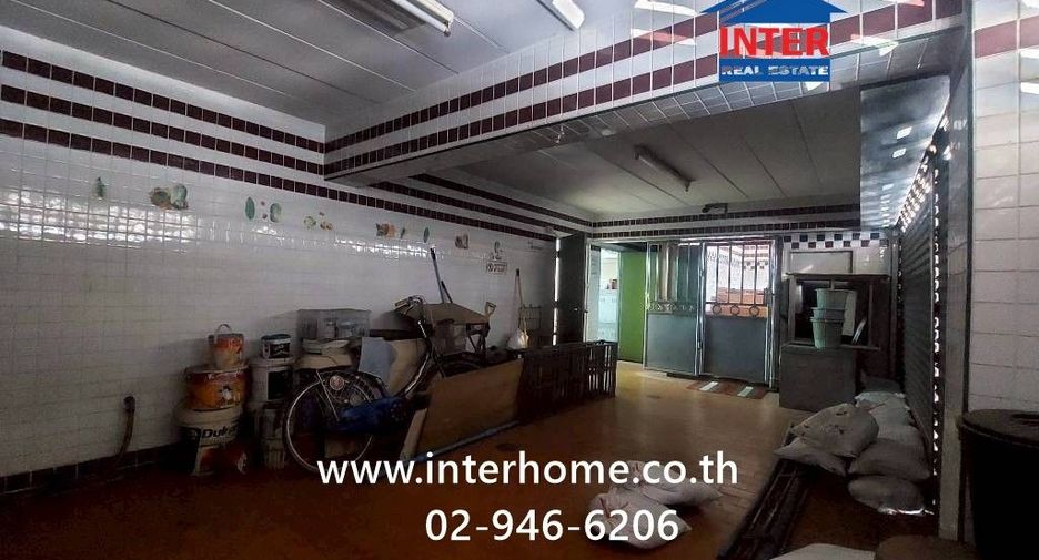 For sale 21 bedrooms retail Space in Phra Pradaeng, Samut Prakan