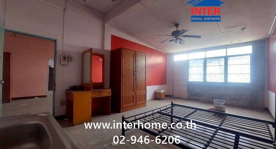 For sale 21 bedrooms retail Space in Phra Pradaeng, Samut Prakan