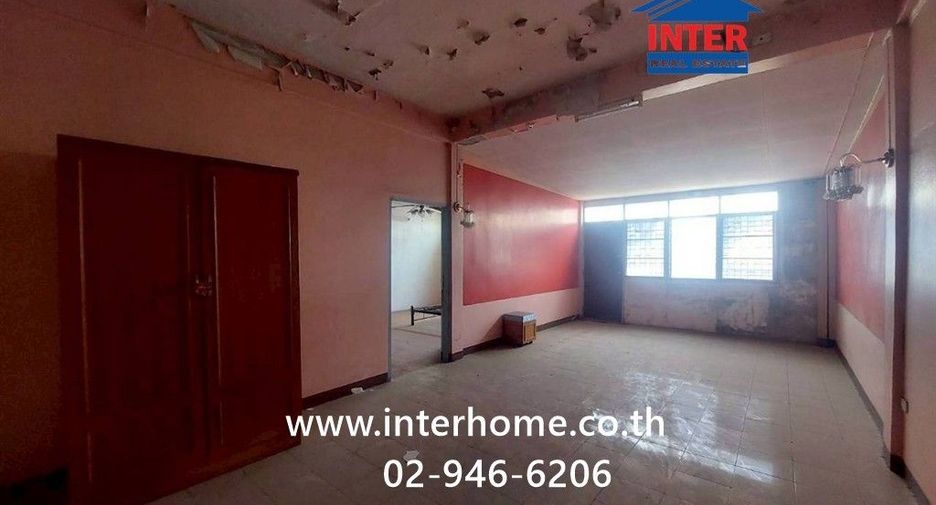 For sale 21 bedrooms retail Space in Phra Pradaeng, Samut Prakan