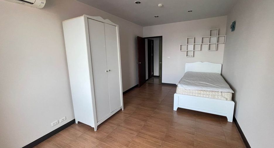 For sale 2 bedrooms condo in Watthana, Bangkok