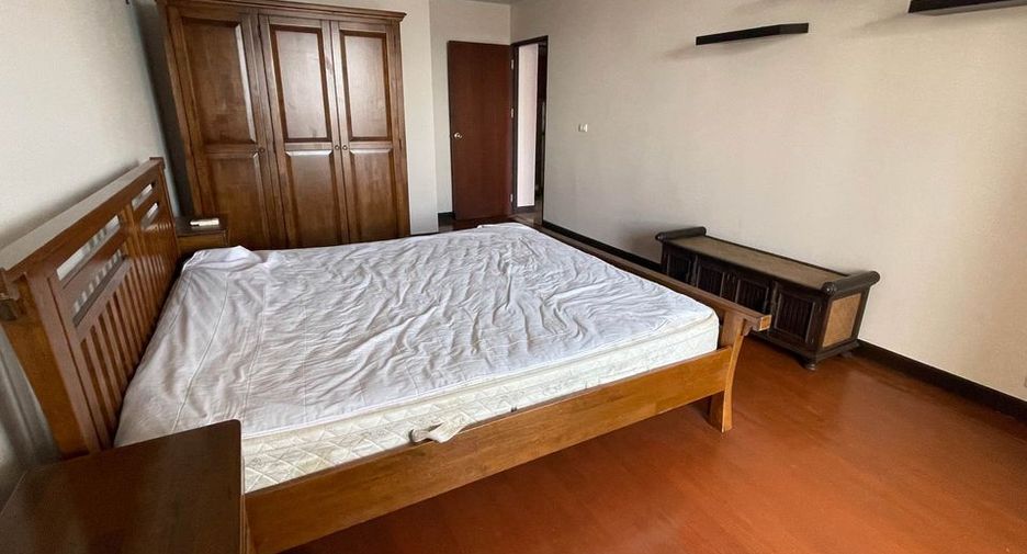 For sale 2 bedrooms condo in Watthana, Bangkok