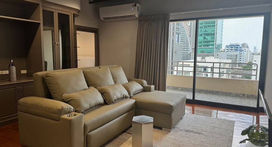 For rent 2 bedrooms condo in Sathon, Bangkok