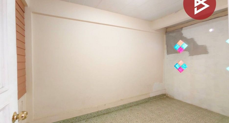 For sale 4 ベッドルーム townhouse in Sam Phran, Nakhon Pathom