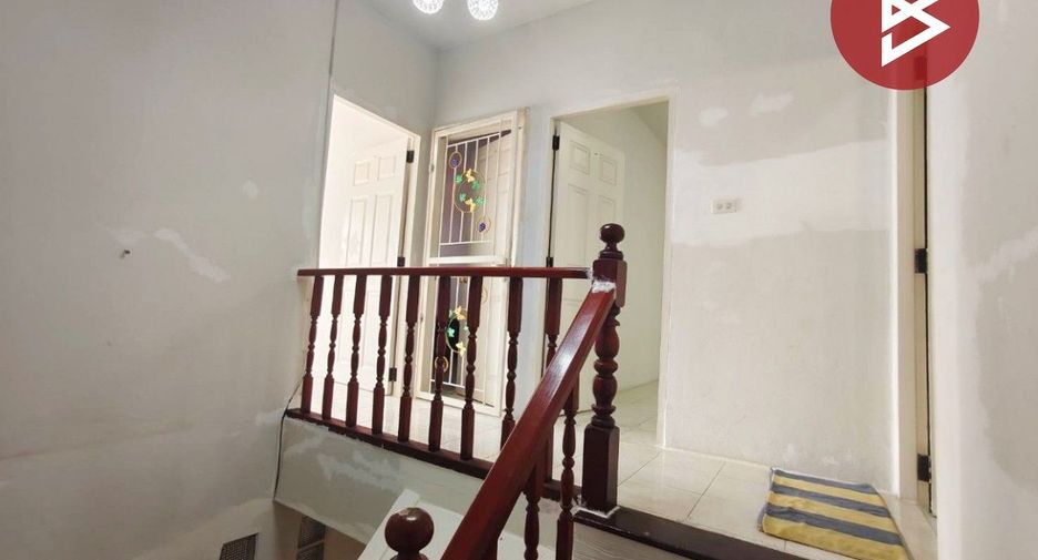 For sale 4 ベッドルーム townhouse in Sam Phran, Nakhon Pathom