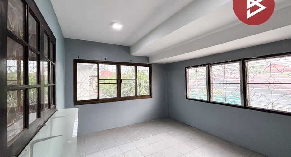 For rent 4 bedrooms house in Bang Na, Bangkok