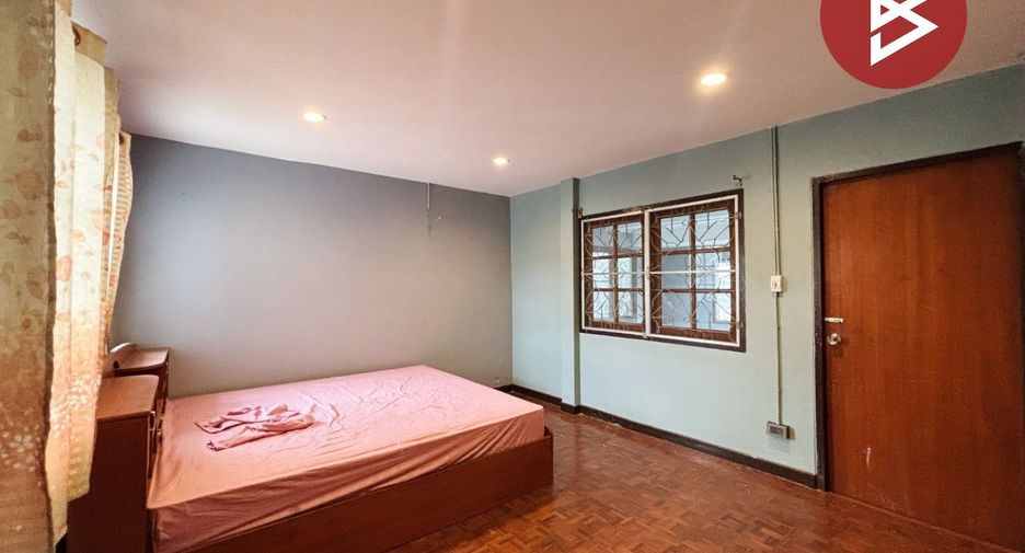 For rent 4 bedrooms house in Bang Na, Bangkok