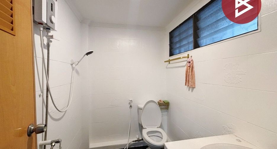 For rent 4 bedrooms house in Bang Na, Bangkok