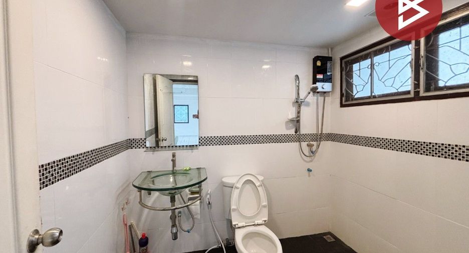 For rent 4 bedrooms house in Bang Na, Bangkok