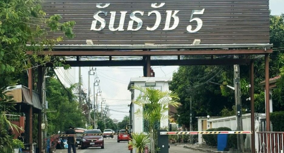 For rent 4 bedrooms house in Bang Na, Bangkok