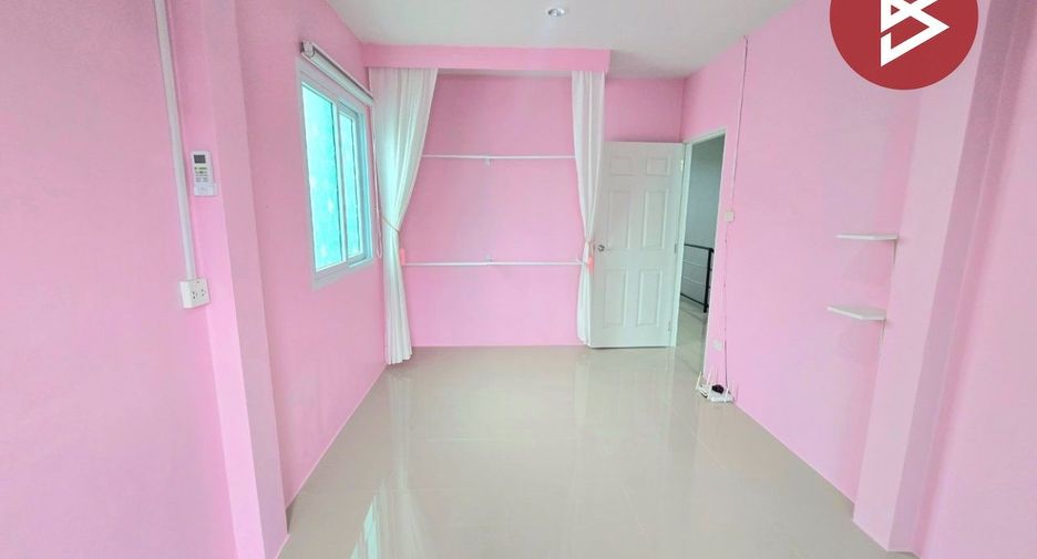 For sale 3 bedrooms townhouse in Mueang Nakhon Pathom, Nakhon Pathom