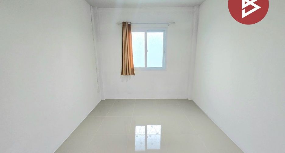 For sale 3 bedrooms townhouse in Mueang Nakhon Pathom, Nakhon Pathom