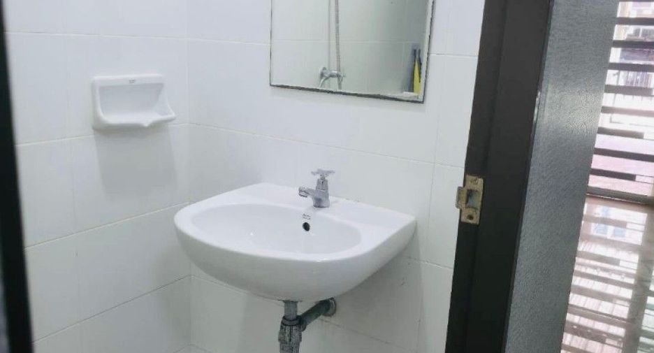 Reihenhaus zum Kauf mit 2 Zimmer in Bang Lamung, Chonburi