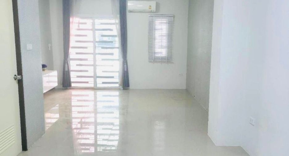 Reihenhaus zum Kauf mit 2 Zimmer in Bang Lamung, Chonburi