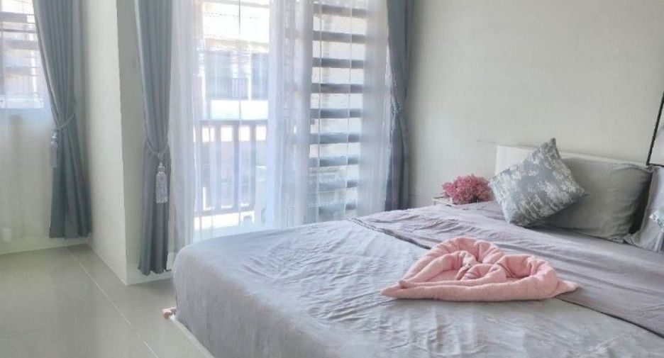 Reihenhaus zum Kauf mit 2 Zimmer in Bang Lamung, Chonburi