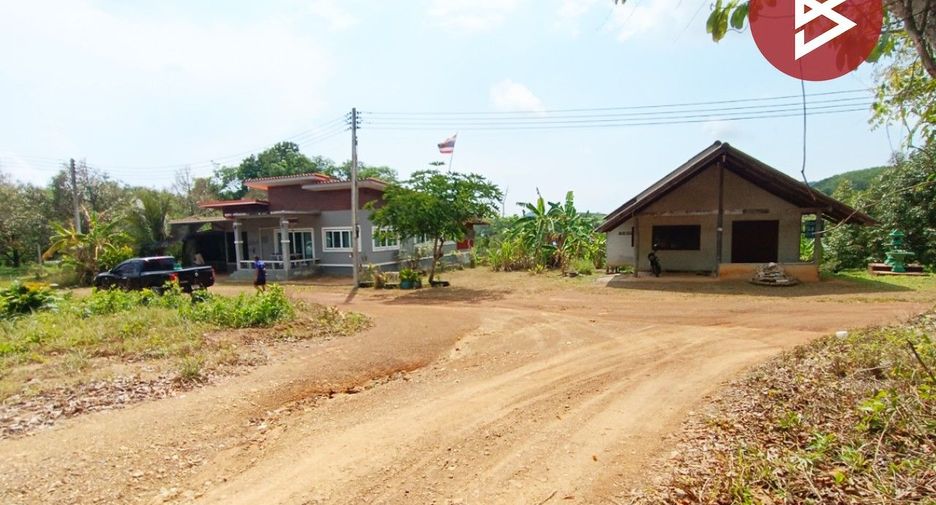 For sale 4 bedrooms house in Laem Ngop, Trat
