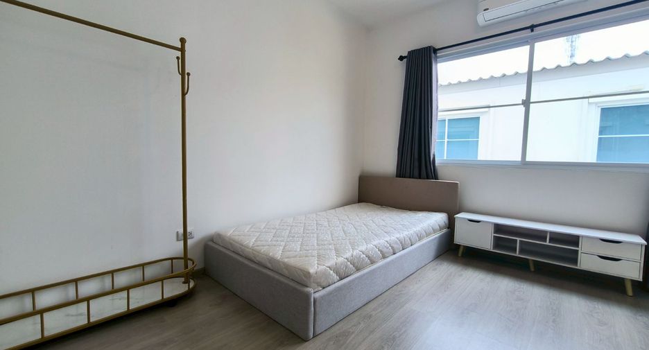 For rent 2 bedrooms townhouse in Bang Phli, Samut Prakan