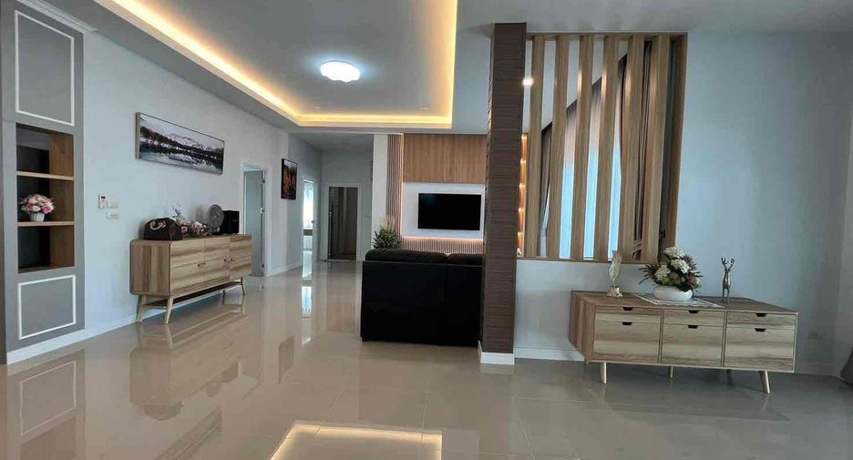 À louer 3 chambres villa à Huay Yai, Pattaya