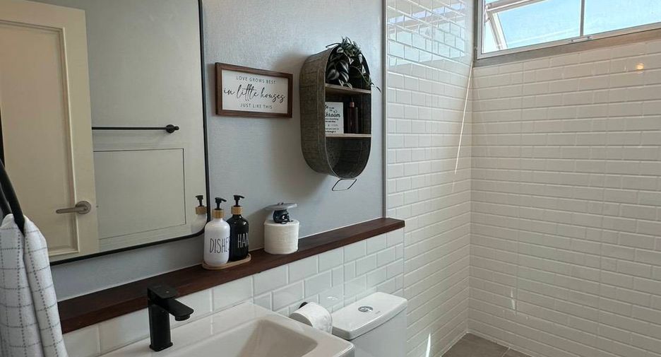 For rent 3 bedrooms condo in Yan Nawa, Bangkok