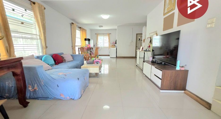 Casa en venta de 3 habitaciones en Si Racha, Chonburi