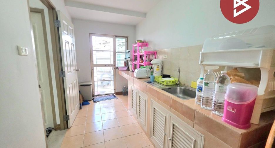 Casa en venta de 3 habitaciones en Si Racha, Chonburi