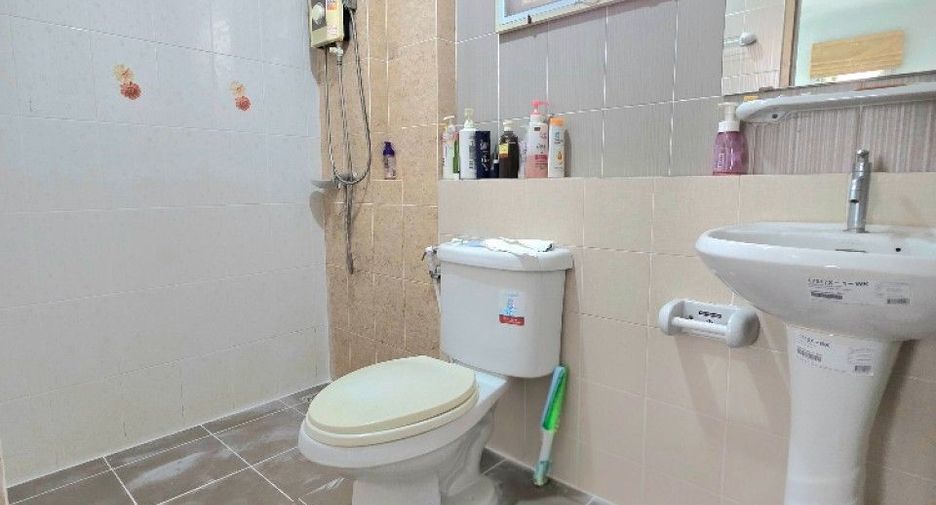 Casa en venta de 3 habitaciones en Si Racha, Chonburi