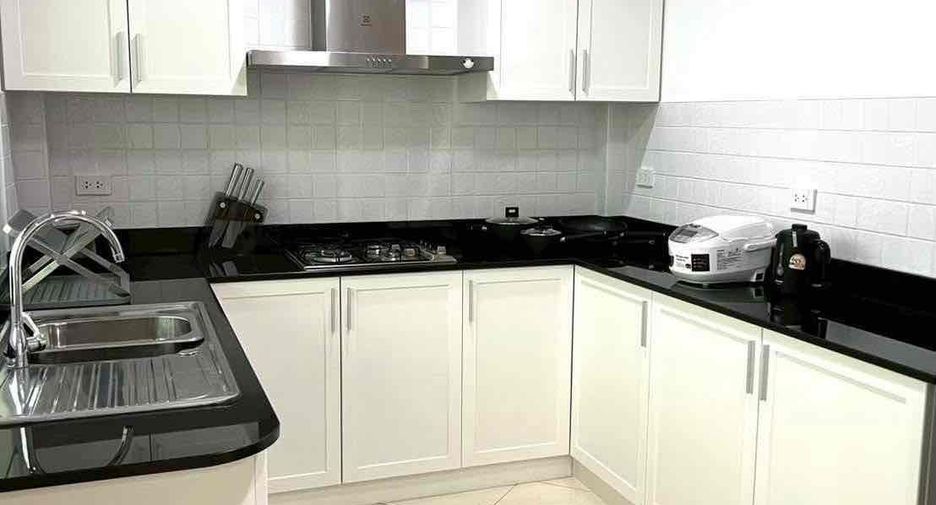 For rent 3 bedrooms villa in Bang Lamung, Chonburi