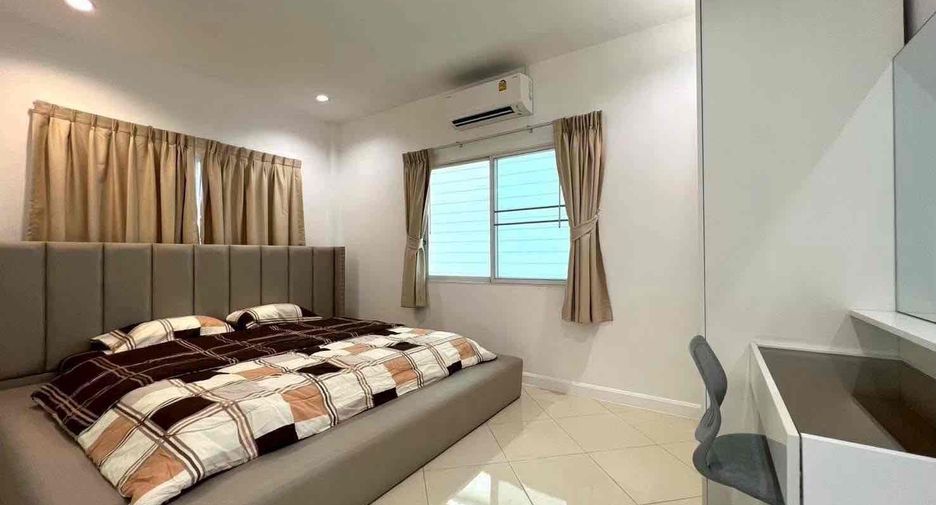 For rent 3 bedrooms villa in Bang Lamung, Chonburi