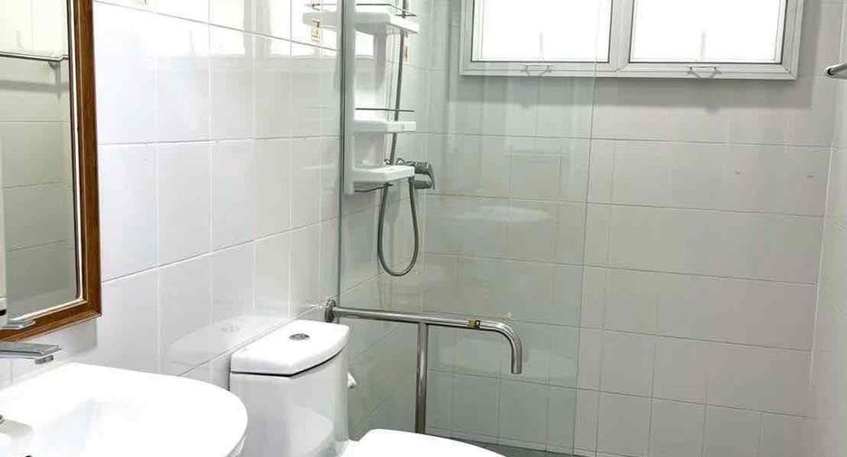For rent 3 bedrooms villa in Bang Lamung, Chonburi