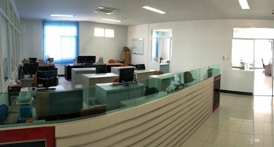 For sale retail Space in Saphan Sung, Bangkok