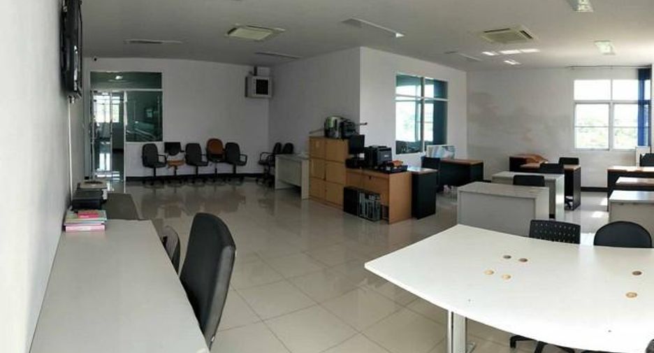 For sale retail Space in Saphan Sung, Bangkok