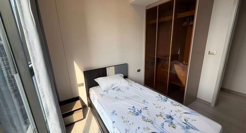 For rent 2 bedrooms condo in Huai Khwang, Bangkok