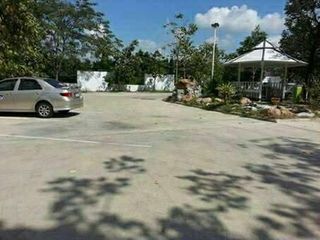 For rent retail Space in Huai Khwang, Bangkok