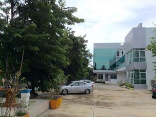 For rent retail Space in Huai Khwang, Bangkok