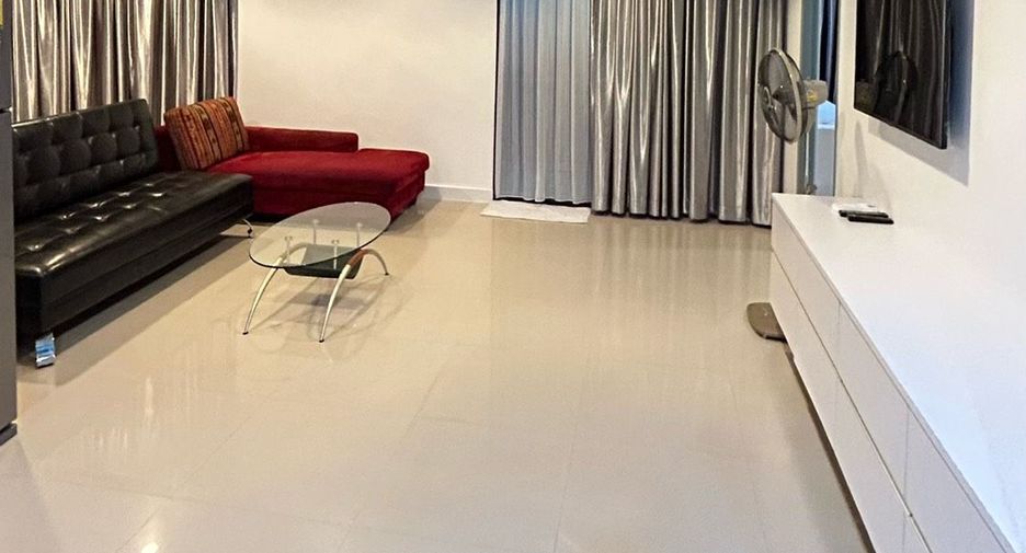 For rent 2 bedrooms condo in Wang Thonglang, Bangkok