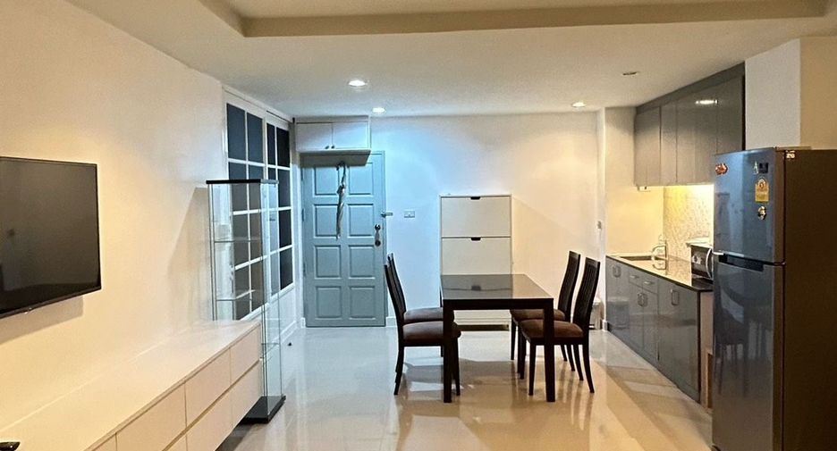 For rent 2 bedrooms condo in Wang Thonglang, Bangkok
