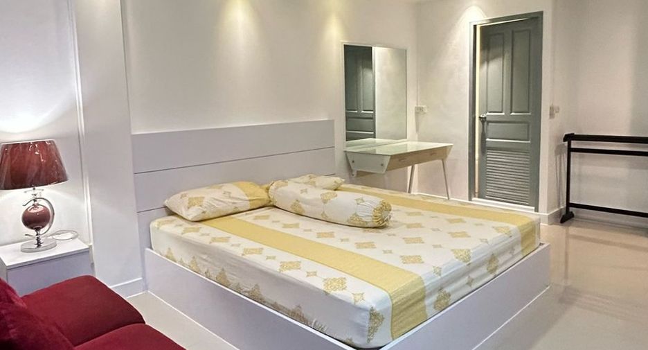 For rent 2 bedrooms condo in Wang Thonglang, Bangkok