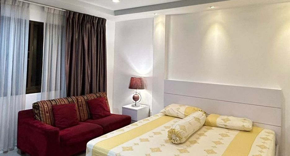 For rent 2 bedrooms condo in Wang Thonglang, Bangkok